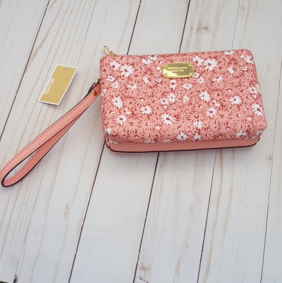 Michael Kors Wristlet Double Gusset Peach NWT - Picture 2 of 8